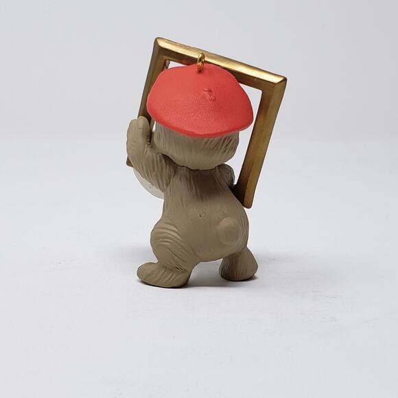 1993 Hallmark Beary Gifted Handcrafted Keepsake Holiday Christmas Ornament. - Picture 5 of 6